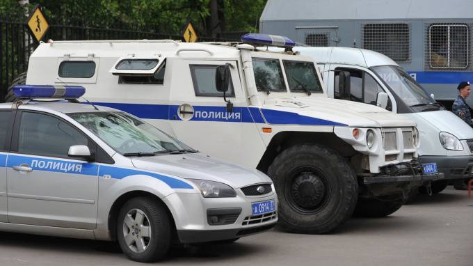 В Петербурге&nbsp;началась облава на личный и&nbsp;служебный транспорт полицейских