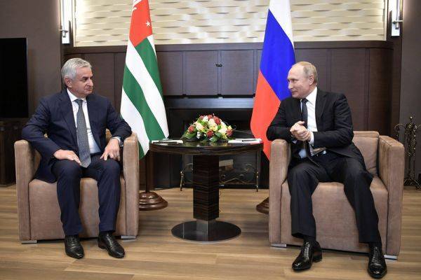 Путин поздравил Хаджимба с Победой в Отечественной войне народа Абхазии