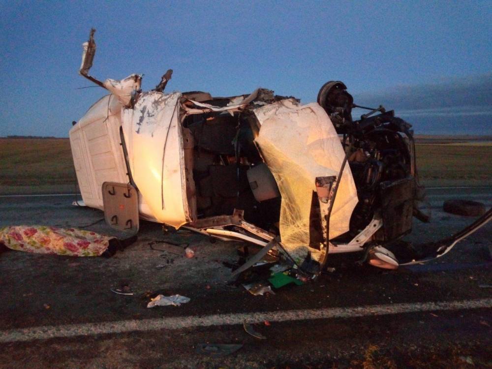 В Челябинской области автобус врезался в грузовик: один человек погиб, пятеро ранены