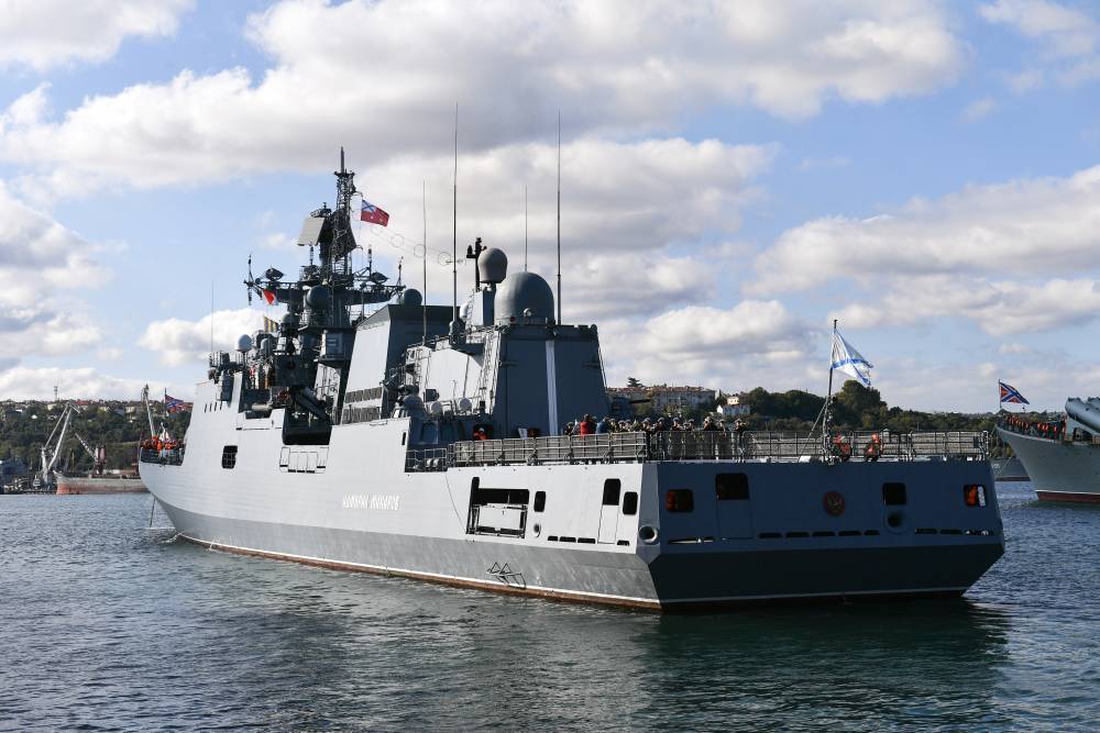 Новый российский корабль "Адмирал Макаров" заинтересовал греков