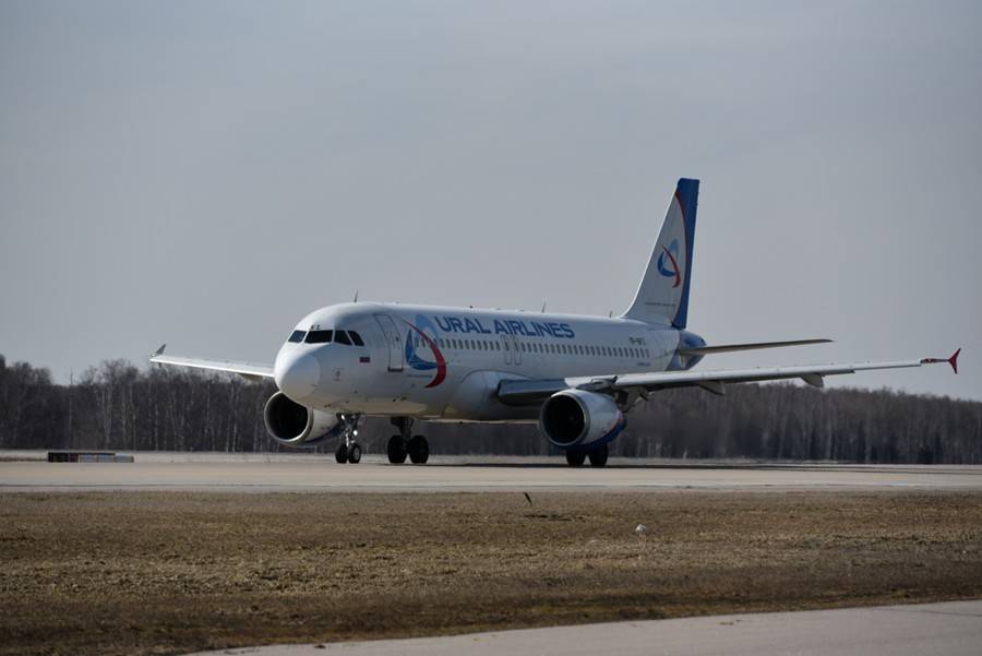 Самолет Краснодар – Иркутск совершил вынужденную посадку из-за столкновения с птицей