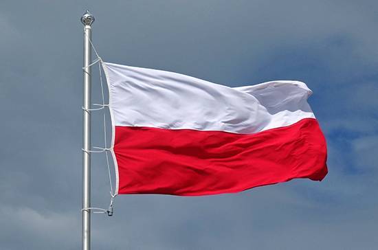 Опрос: правящая партия может победить на предстоящих выборах в Польше