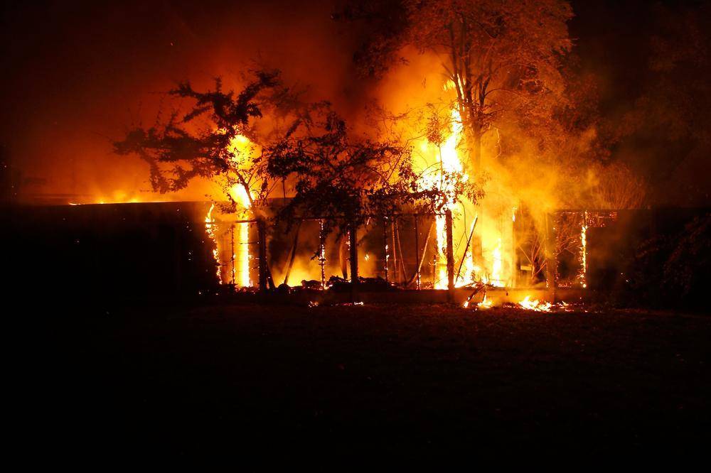 В Косово подожгли еще один сербский дом. К счастью – пустой