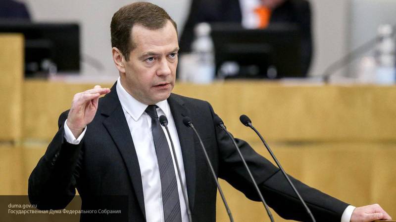 Медведев назвал машиностроительную отрасль одной из важнейших в экономике РФ