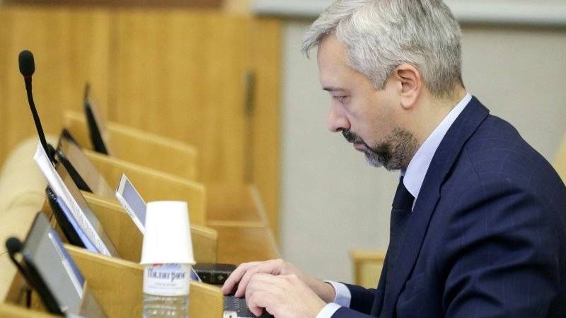 Депутат Примаков назвал ерундой новые санкции США