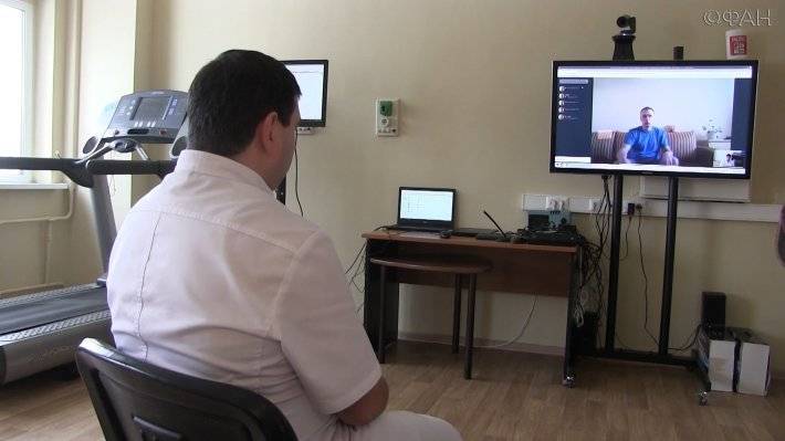 Московские врачи стали чаще консультировать пациентов через мессенджеры и Skype