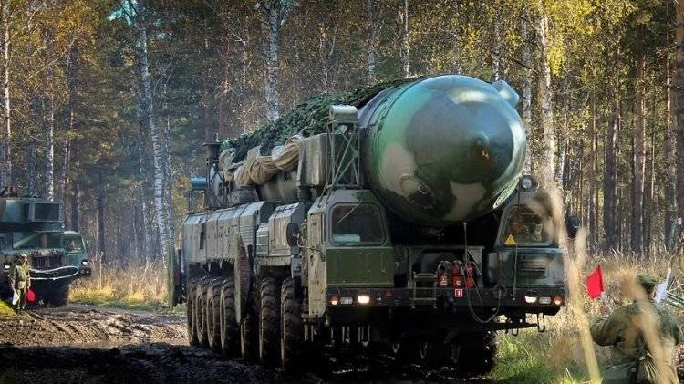 Учебно-боевой пуск баллистической ракеты «Тополь-М» провели с Плесецка
