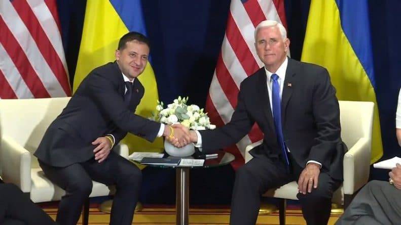 Вице-президент Майк Пенс заверил президента Владимира Зеленского, что США поддерживают Украину, несмотря на инициативу вернуть Россию в G7
