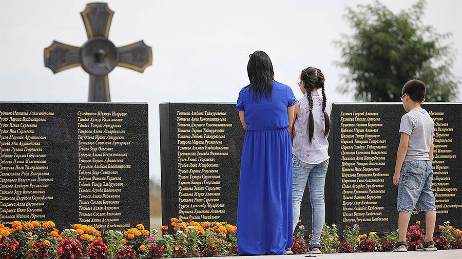 В Беслане почтили память жертв теракта