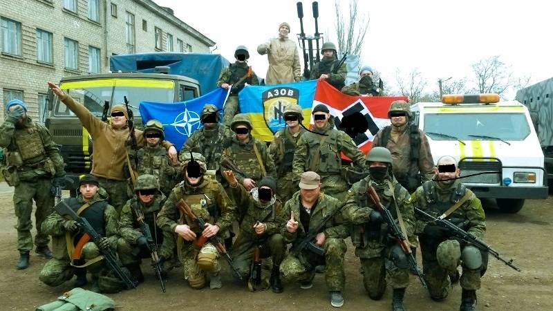 Немецкие наци отводят душу в Донбассе с побратимами из «Азова»