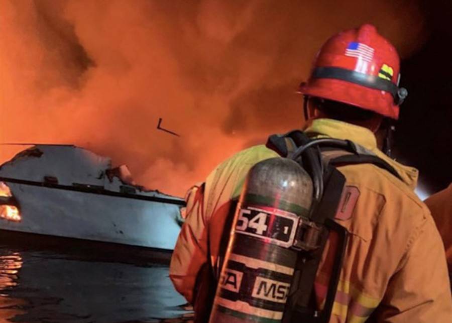 Спасатели нашли тела 20 погибших при пожаре на судне в Калифорнии