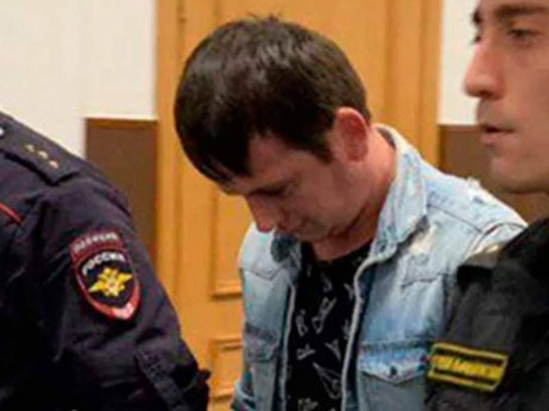 Дернувший полицейского за руку участник акции 27 июля получил два года тюрьмы