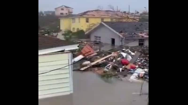«Молитесь за нас»: показали видео разрушений и наводнения, которые устроил ураган Дориан на Багамах