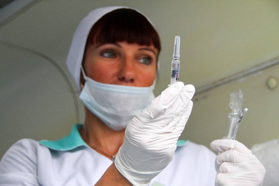 В Роспотребнадзоре рассчитывают привить от гриппа более половины населения России