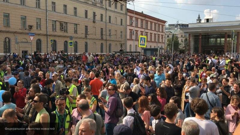 Действия пяти провокаторов на незаконном митинге в Москве сочли административным нарушением