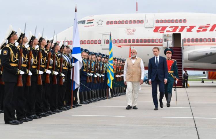 Путин встретил премьер-министра Индии во Владивостоке