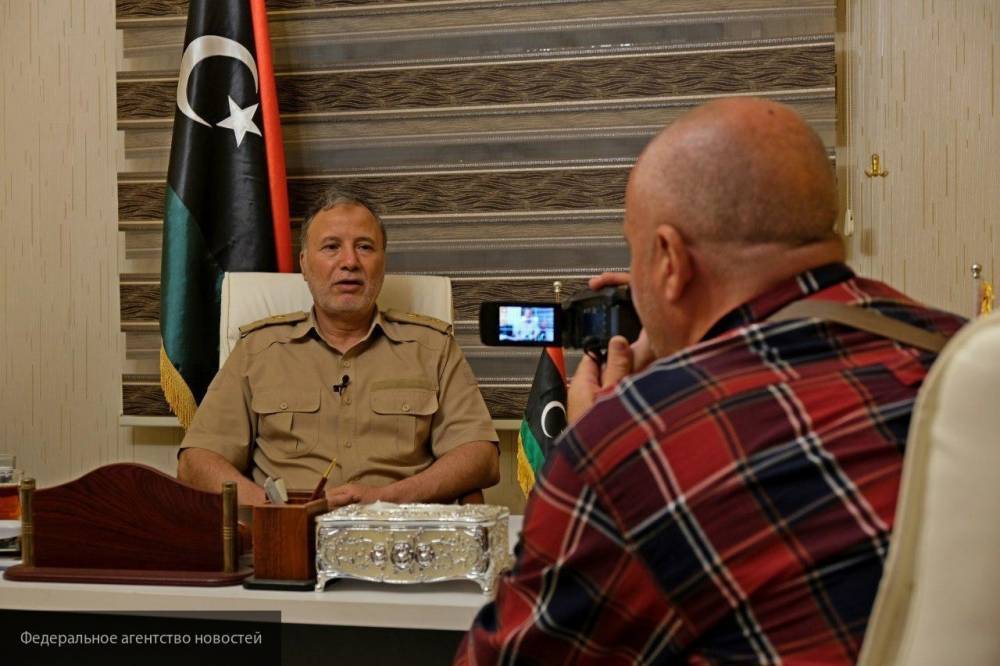 Начальник западного военного округа Ливии рассказал спецкорам ФАН о ситуации в стране