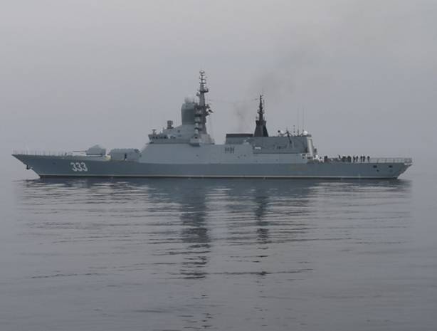Корабли Тихоокенского флота преследуют субмарину противника