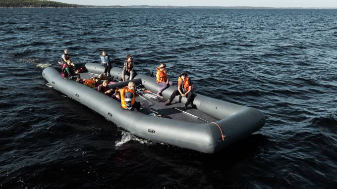 Петербургские конструкторы создали самую большую в мире надувную лодку