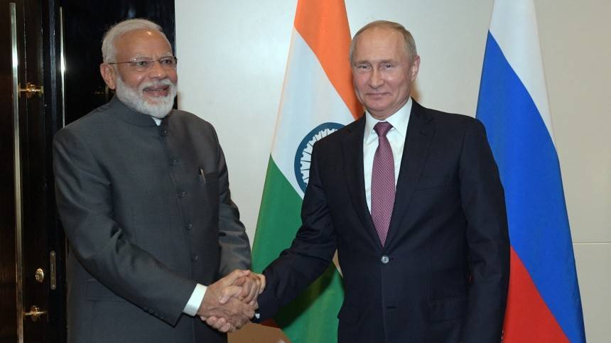 Премьер-министр Индии прибыл во Владивосток