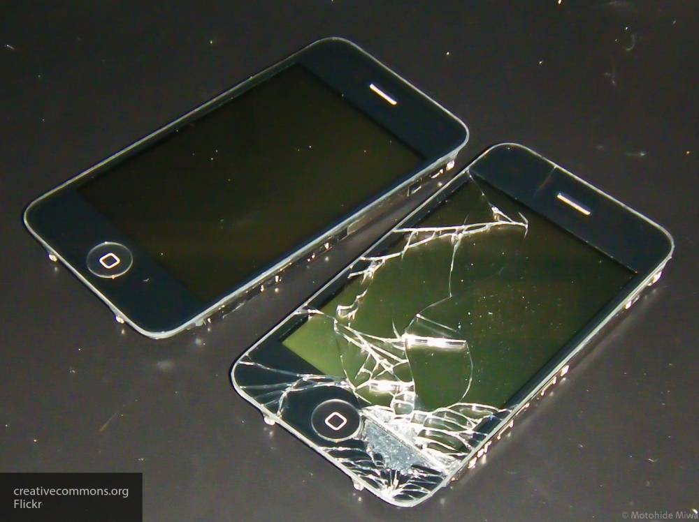 Эксперт рассказал, почему опасно использовать телефон с разбитым экраном