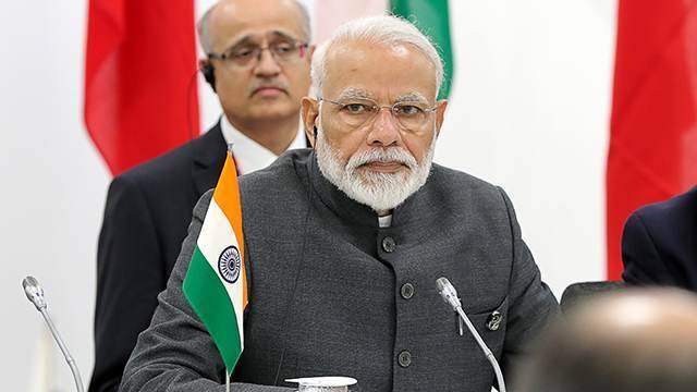 Премьер Индии прибыл в Россию для переговоров с Путиным на ВЭФ