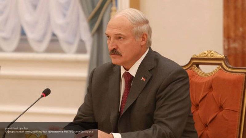 Лукашенко объяснил отказ ездить на работу на велосипеде негласным обещанием Зеленскому