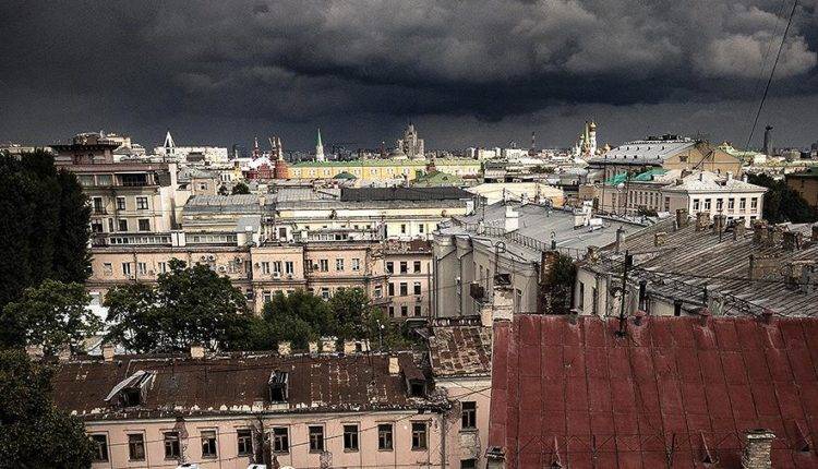 Синоптики пообещали москвичам июльские грозы 4 сентября