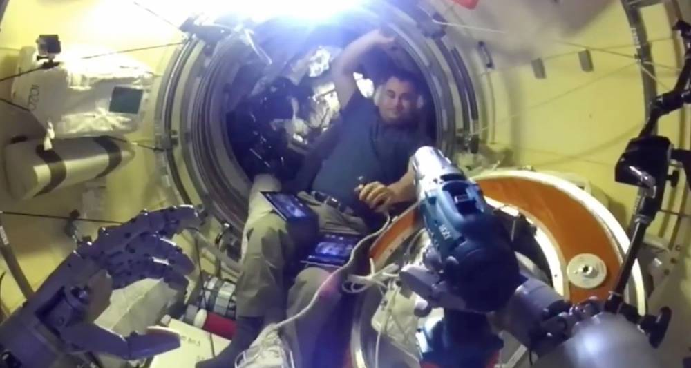 Робот "Федор" опубликовал видео с борта МКС