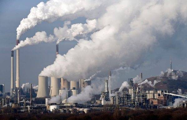 В России назвали города с самыми загрязненными воздухом и почвой