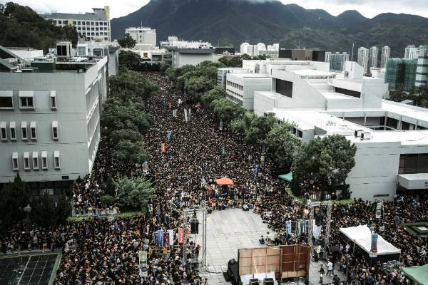 Протестующие победили: глава Гонконга отозвала законопроект об экстрадиции
