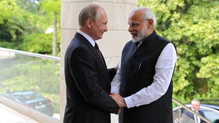 Лидеры России и Индии прибыли на судоверфь «Звезда» в Приморье
