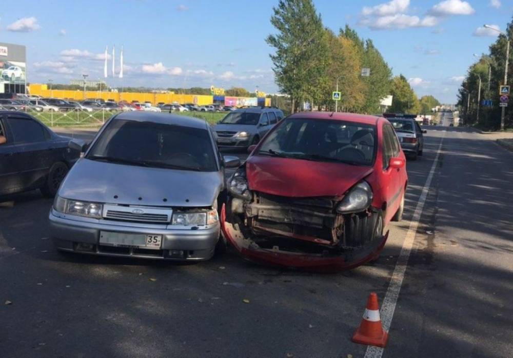 Автоледи пострадала в результате ДТП на Окружном шоссе Вологды
