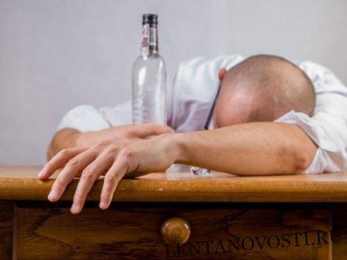 Смертность от отравления алкоголем в России выросла на 17%