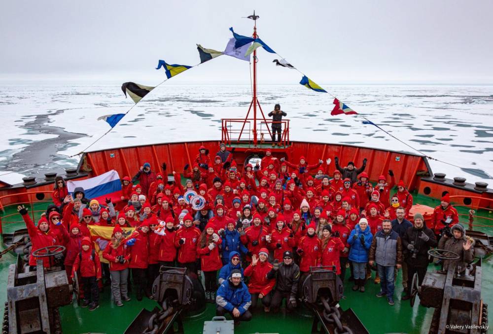 Двое школьников из Петербурга побывали на Северном полюсе