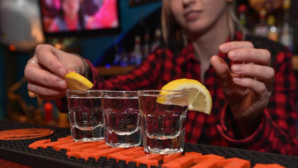 Эксперты выяснили, что больше половины россиян видят корпоративы без алкоголя