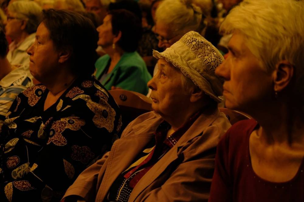 Глава Фрунзенского района поздравил Союз пенсионеров с 25-летием
