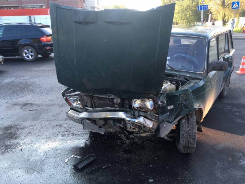В Вологде в результате столкновения автомобилей пострадали два человека