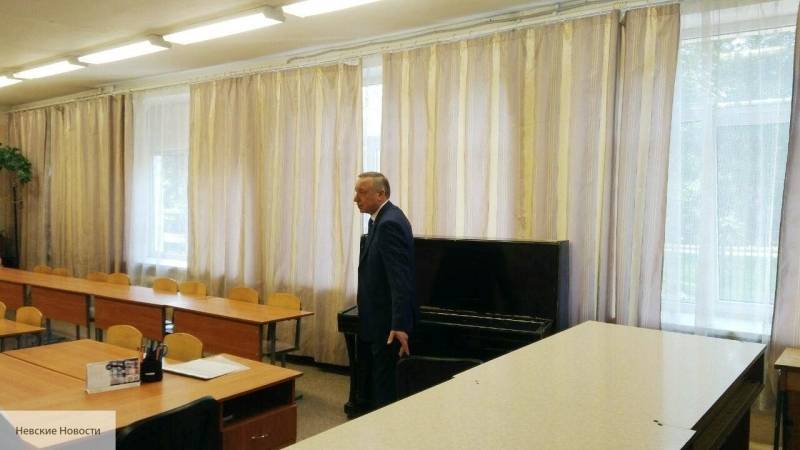 Беглов лично осмотрел отремонтированный класс в школе № 160 Красногвардейского района