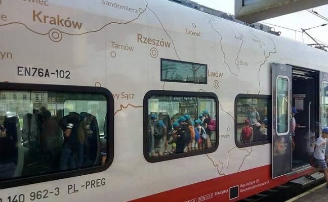 В Польше пустили поезд с картой, где Львов, Луцк и Ровно — польские города