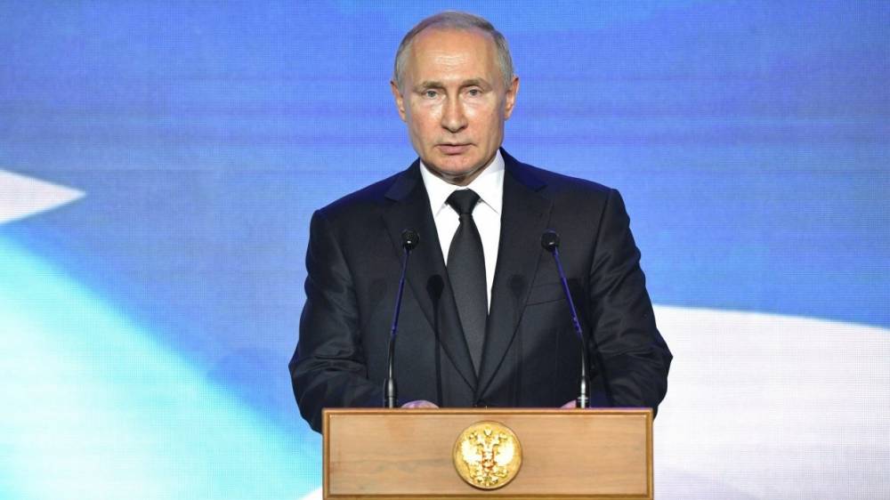 Путин поручил Кабмину установить выплаты сотрудникам первичной медпомощи