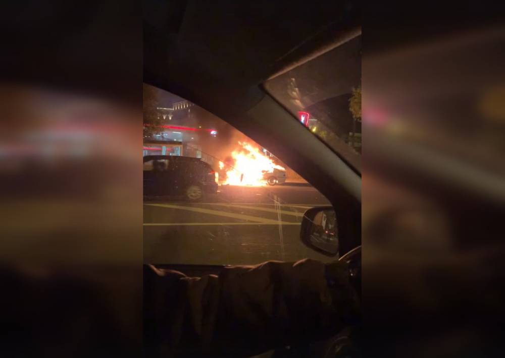 Пассажир сгоревшего на Уральской автомобиля в тяжелом состоянии