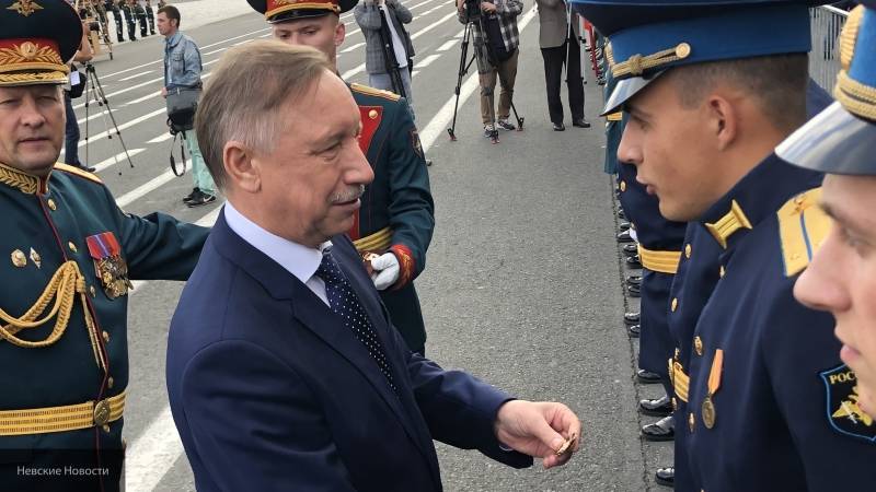 Беглов поздравил военнослужащих ЗВО с Днем российской гвардии
