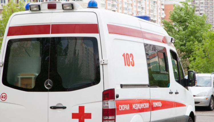 В Ленобласти при столкновении поезда с машиной погибли два человека