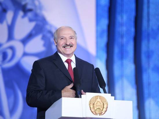 Лукашенко отказался от езды на велосипеде на работу из-за Зеленского
