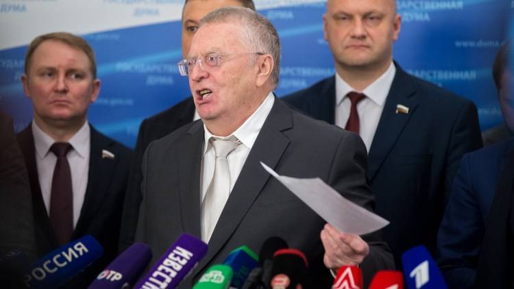 Жириновский поблагодарил Зеленского за шаги по «развалу» Украины