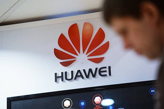 Huawei примет участие в тендере Минкомсвязи по закупке 360 тыс устройств с ОС «Аврора»
