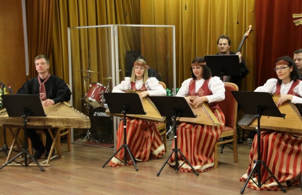 Музыкальный коллектив «Кантеле» проедет по Петрозаводску на музыкальном троллейбусе