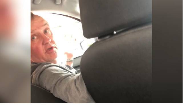 В Петербурге таксист с "хитрым" счетчиком обматерил пассажирку