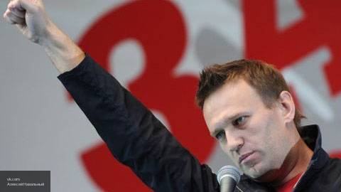 Навальный мстит неугодным политикам через «Умное голосование»